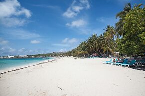 Cocoplum Beach Hotel