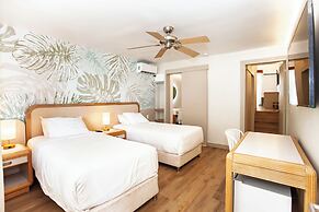 Cocoplum Beach Hotel