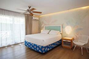 Cocoplum Beach Hotel