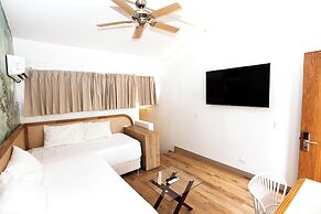 Cocoplum Beach Hotel