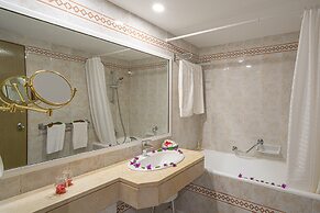 Hotel Sol Azur Beach