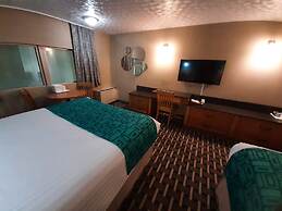 Howard Johnson by Wyndham Woodstock NB