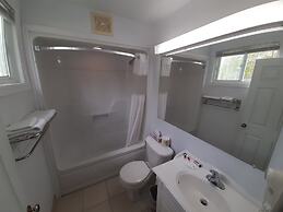 Howard Johnson by Wyndham Woodstock NB