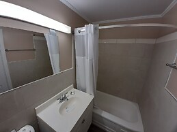 Howard Johnson by Wyndham Woodstock NB