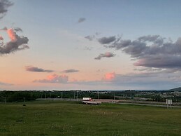 Howard Johnson by Wyndham Woodstock NB