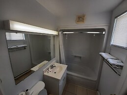 Howard Johnson by Wyndham Woodstock NB