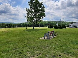 Howard Johnson by Wyndham Woodstock NB