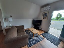 Howard Johnson by Wyndham Woodstock NB