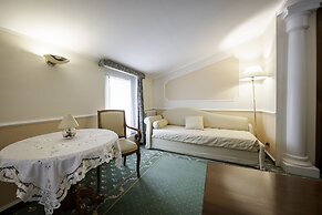 Hotel Elena