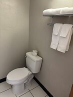 Days Inn by Wyndham West Branch Iowa City Area