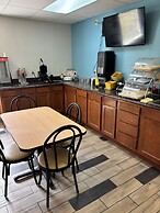 Days Inn by Wyndham West Branch Iowa City Area