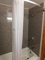 Days Inn by Wyndham West Branch Iowa City Area