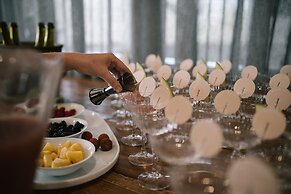 The Quarters, Ascend Hotel Collection