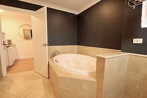 The Quarters, Ascend Hotel Collection