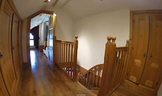 Les Balcons du Savoy