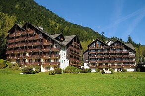 Les Balcons du Savoy