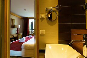 Les Balcons du Savoy