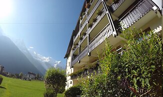 Les Balcons du Savoy