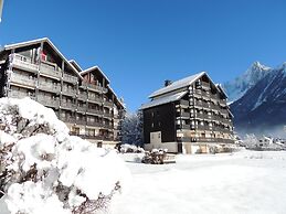 Les Balcons du Savoy