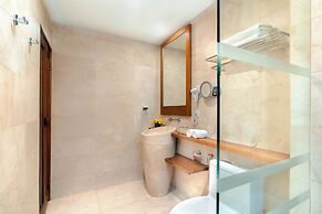 Legian Beach Hotel