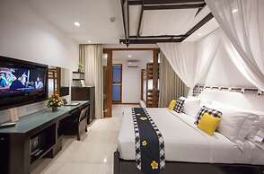 Legian Beach Hotel
