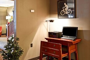 GrandStay Hotel & Suites