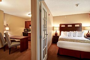 GrandStay Hotel & Suites