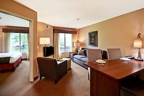 GrandStay Hotel & Suites