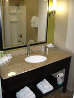 Holiday Inn Express & Suites North Lima by IHG