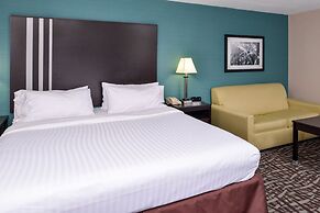 Holiday Inn Express & Suites North Lima by IHG