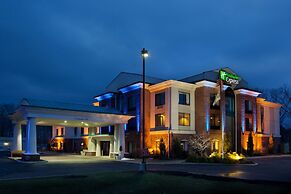 Holiday Inn Express & Suites North Lima by IHG