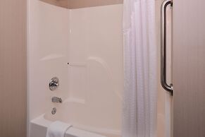 Holiday Inn Express & Suites North Lima by IHG