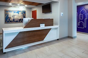 Holiday Inn Express & Suites North Lima by IHG