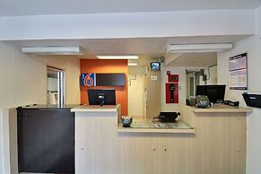 Motel 6 San Marcos, TX