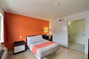 Motel 6 San Marcos, TX