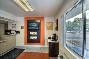 Motel 6 San Marcos, TX