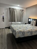 Motel 6 Bradenton, FL