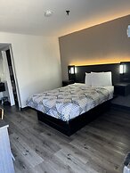 Motel 6 Bradenton, FL