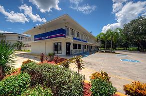 Motel 6 Bradenton, FL
