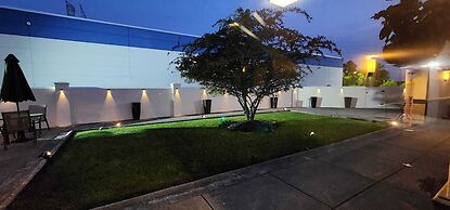 Super 8 by Wyndham Morton Grove/Chicago