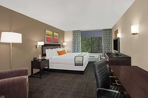 Wingate by Wyndham - Columbia