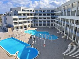Riviera Spa Resort – Adults Only