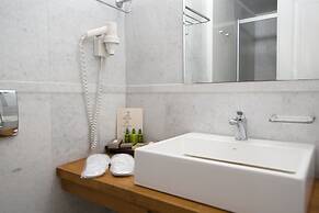 Hotel Antinea Suites & SPA