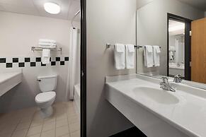 Shell Lake Lodge, a Travelodge by Wyndham