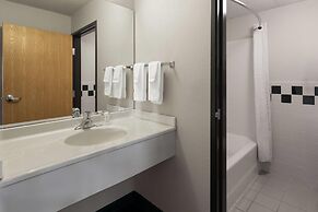 Shell Lake Lodge, a Travelodge by Wyndham