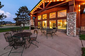 Shell Lake Lodge, a Travelodge by Wyndham