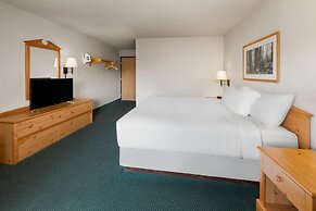 Shell Lake Lodge, a Travelodge by Wyndham