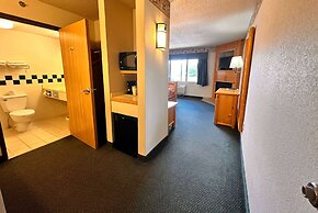 Shell Lake Lodge, a Travelodge by Wyndham