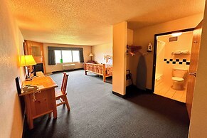 Shell Lake Lodge, a Travelodge by Wyndham