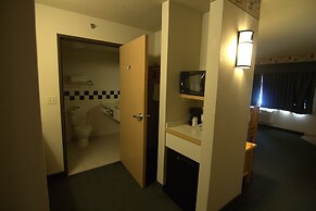 Shell Lake Lodge, a Travelodge by Wyndham